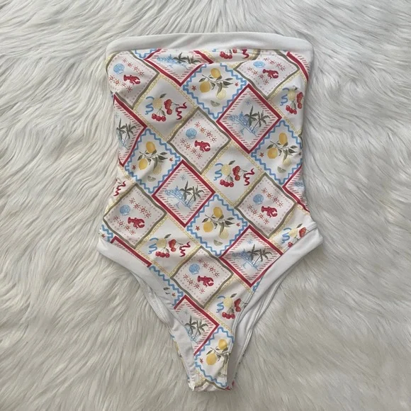 cheeky one-piece swimsuit - Picture 1 of 12